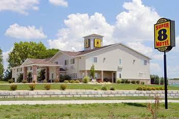 Wamego Inn And Suites Εξωτερικό φωτογραφία