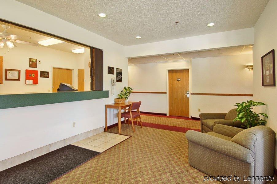 Wamego Inn And Suites Εσωτερικό φωτογραφία
