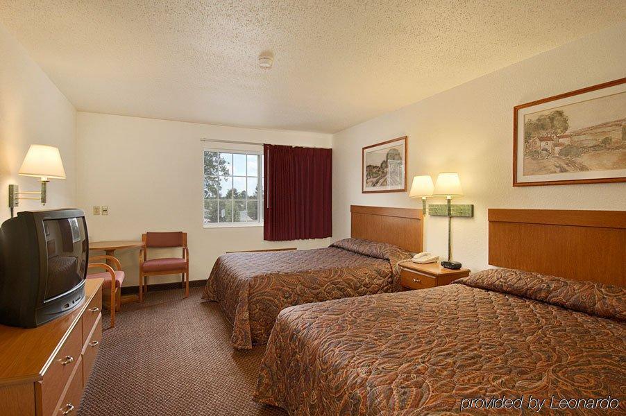 Wamego Inn And Suites Δωμάτιο φωτογραφία